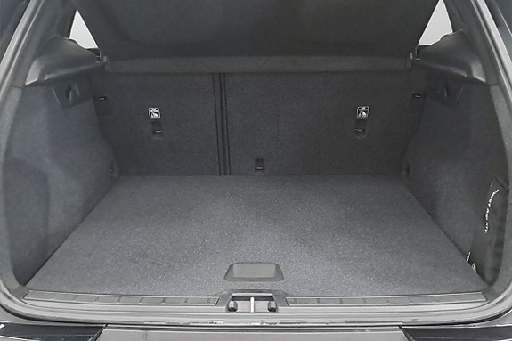 Volvo XC40 9 of 14