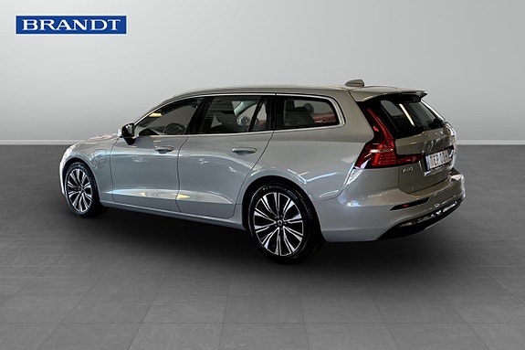 Volvo V60 2 of 9