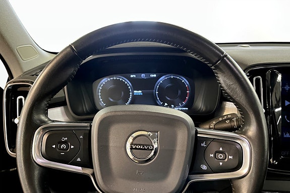 Volvo XC40 7 of 9