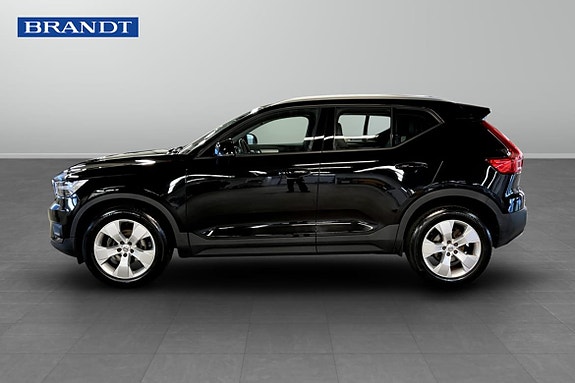 Volvo XC40 3 of 9