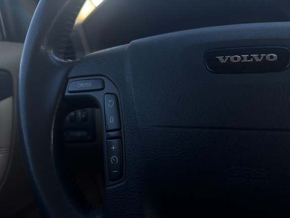 Volvo V70 13 of 16