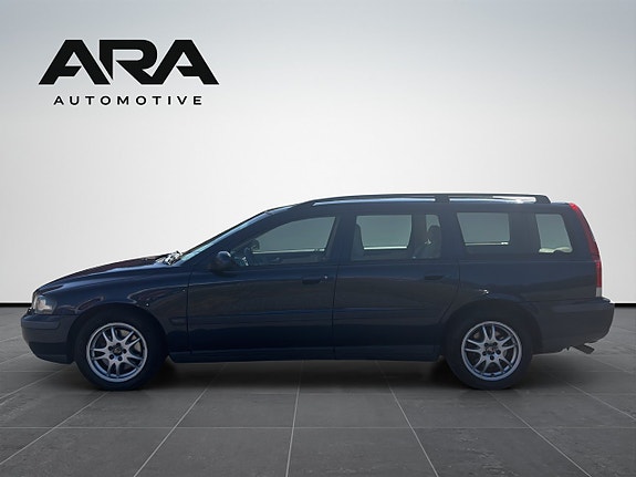 Volvo V70 3 of 16