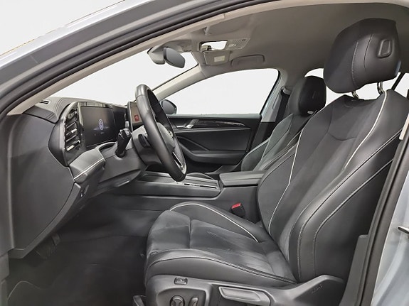 Volkswagen Passat 9 of 15