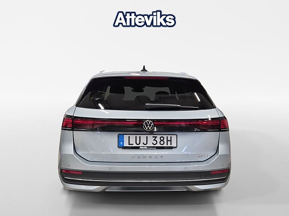 Volkswagen Passat 4 of 15