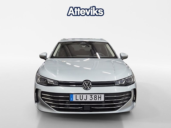 Volkswagen Passat 8 of 15