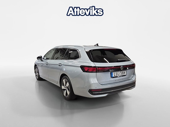 Volkswagen Passat 5 of 15