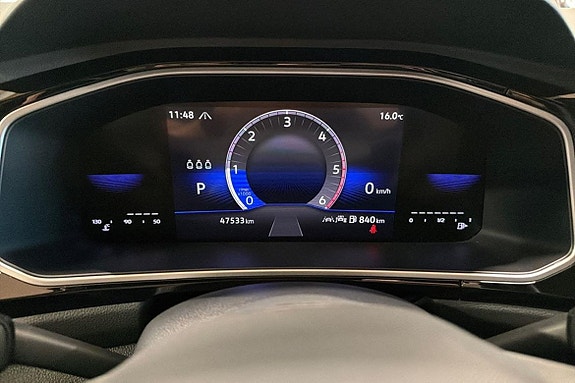 Volkswagen T-Roc 15 of 26