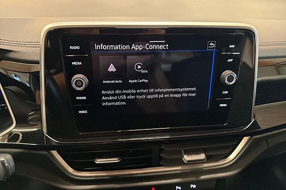 Volkswagen T-Roc 22 of 26