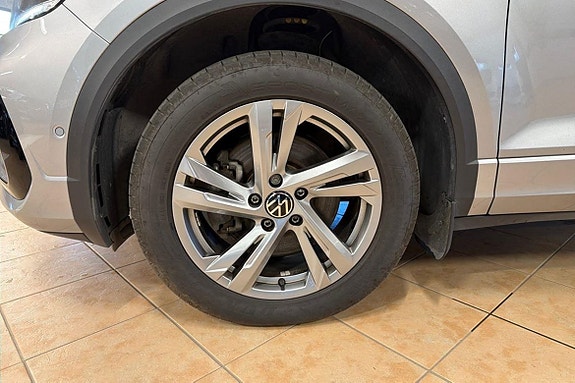 Volkswagen T-Roc 16 of 26