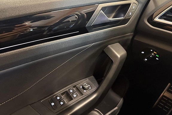 Volkswagen T-Roc 20 of 26