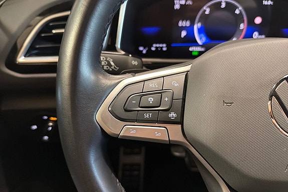 Volkswagen T-Roc 18 of 26