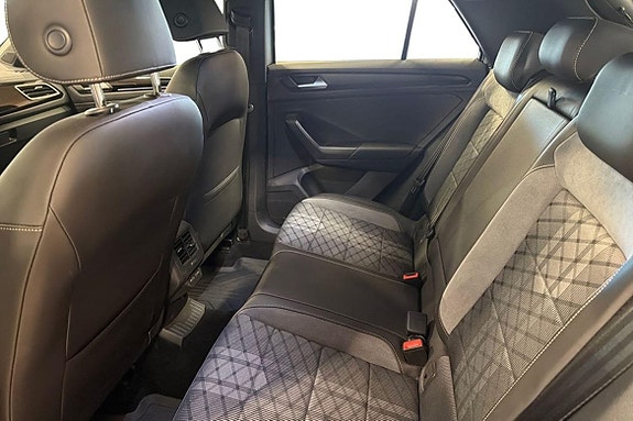 Volkswagen T-Roc 12 of 26