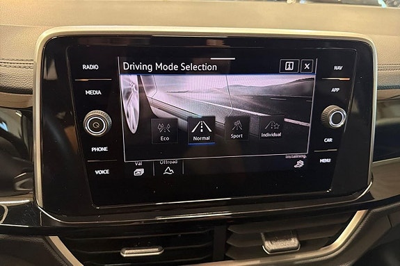 Volkswagen T-Roc 25 of 26