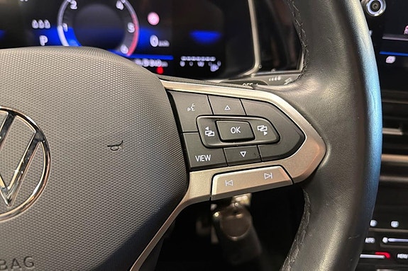 Volkswagen T-Roc 19 of 26