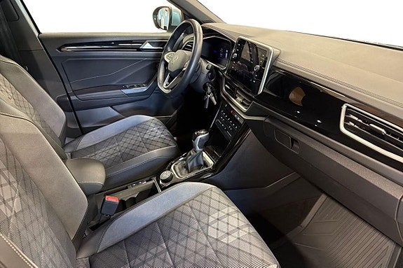 Volkswagen T-Roc 7 of 26