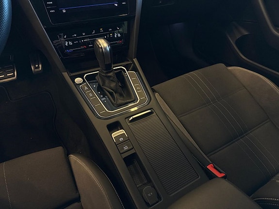 Volkswagen Passat Alltrack 14 of 24