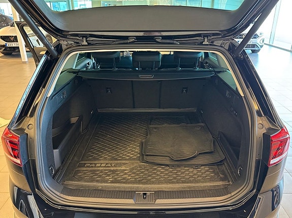 Volkswagen Passat Alltrack 23 of 24