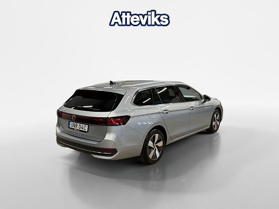 Volkswagen Passat 3 of 15