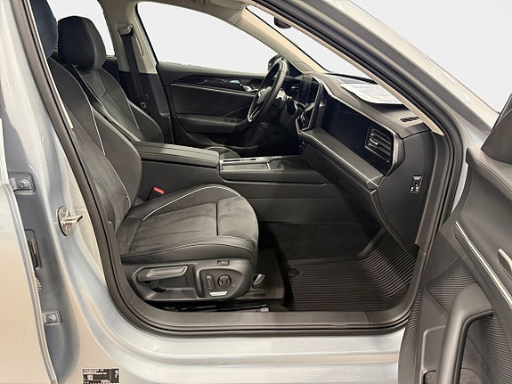 Volkswagen Passat 15 of 15