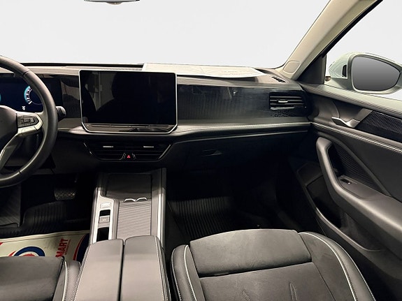 Volkswagen Passat 11 of 15