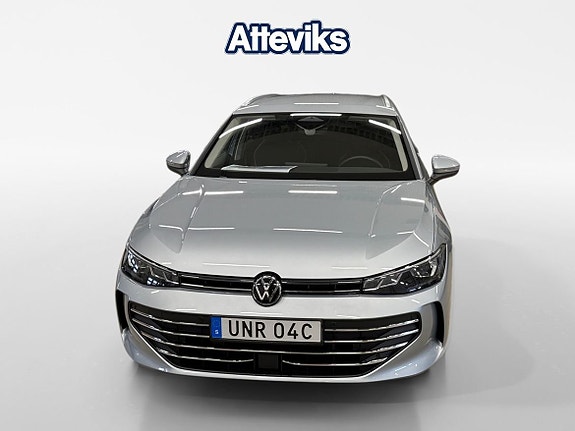 Volkswagen Passat 8 of 15