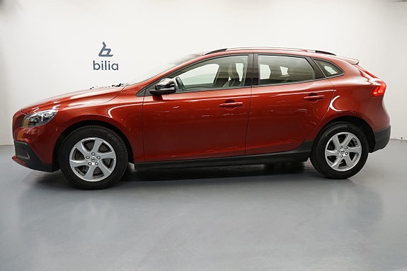 Volvo V40 Cross Country 2 of 14