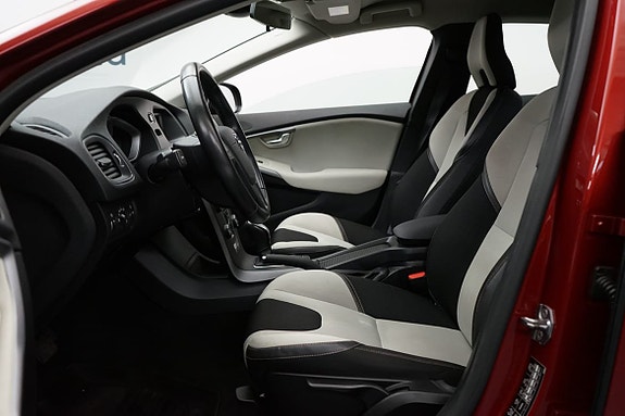 Volvo V40 Cross Country 5 of 14
