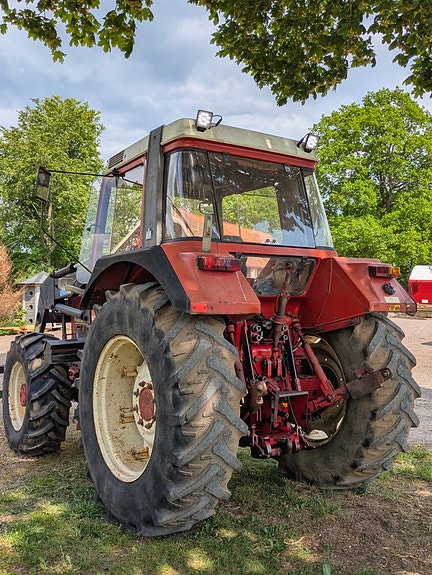 International 844XL 3 of 4