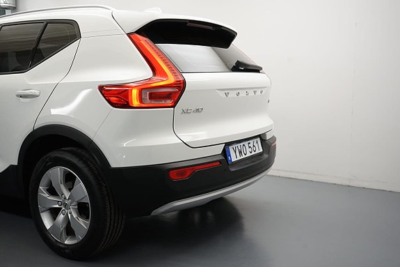 Volvo XC40 3 of 15