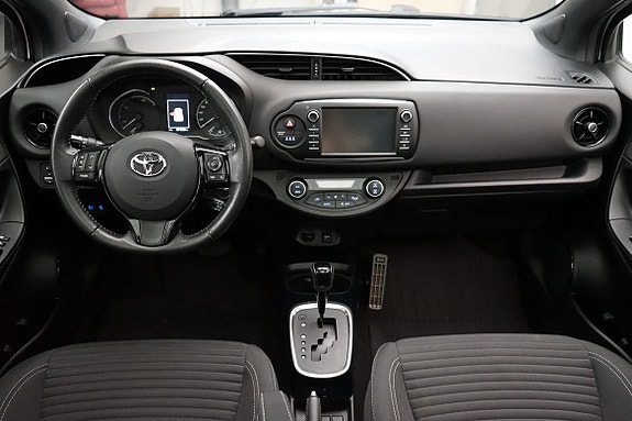Toyota Yaris 6 of 14
