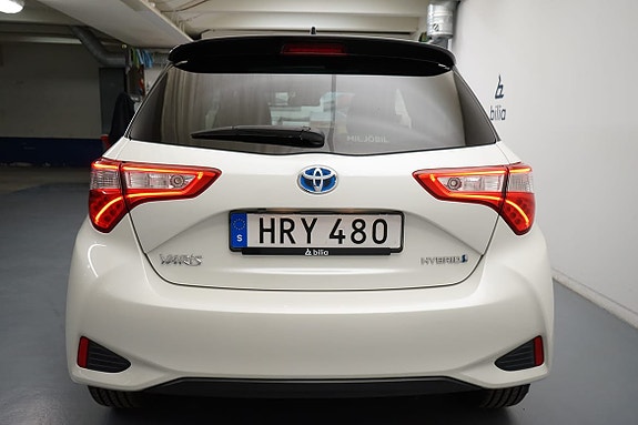 Toyota Yaris 11 of 14
