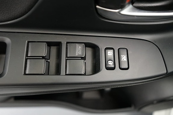 Toyota Yaris 9 of 14