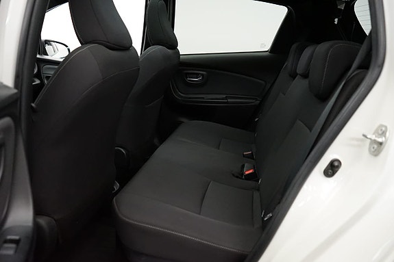Toyota Yaris 7 of 14