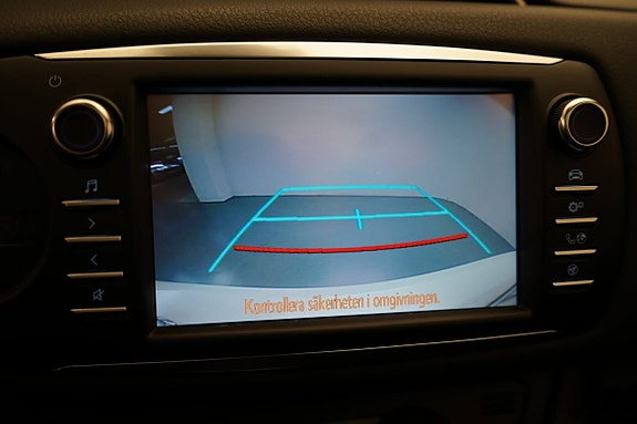 Toyota Yaris 10 of 14