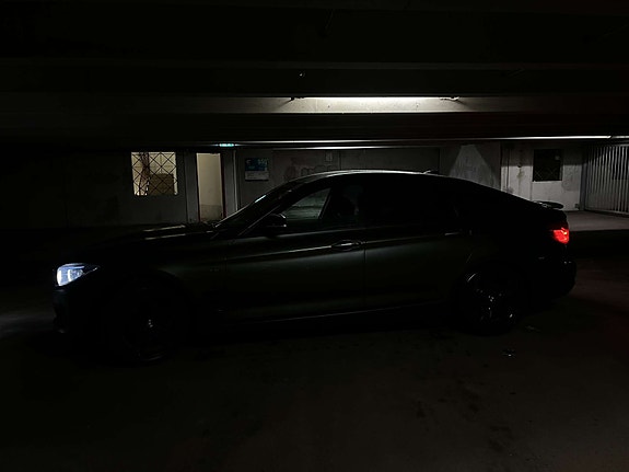 BMW 320d 9 of 17