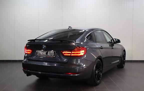BMW 320d 6 of 17