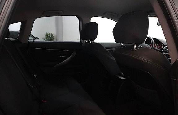 BMW 320d 17 of 17