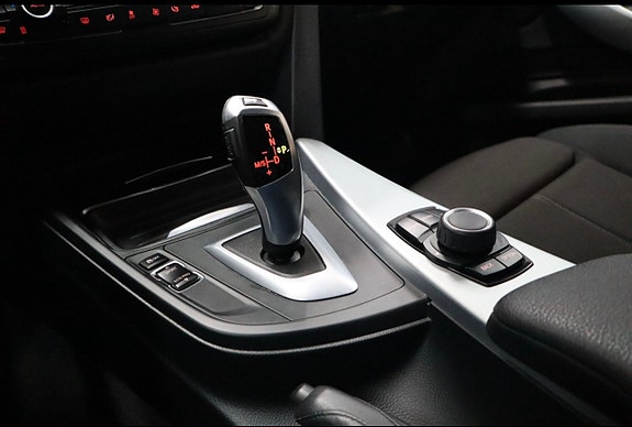 BMW 320d 15 of 17