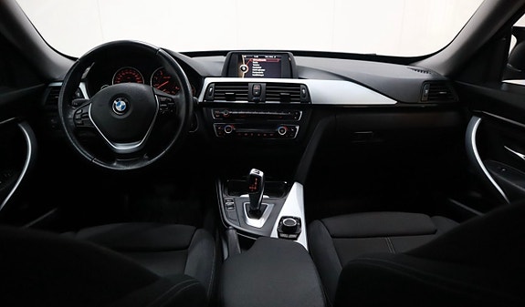 BMW 320d 14 of 17