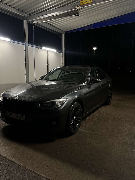 BMW 320d 8 of 17