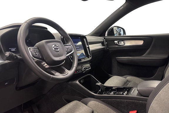 Volvo XC40 8 of 22