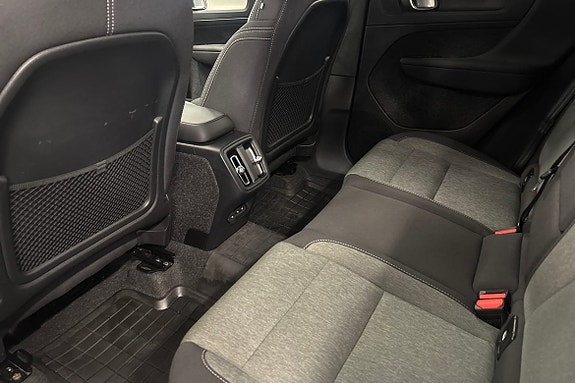 Volvo XC40 12 of 22