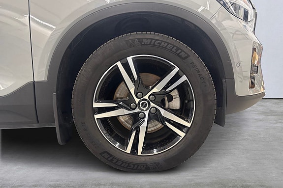 Volvo XC40 14 of 22