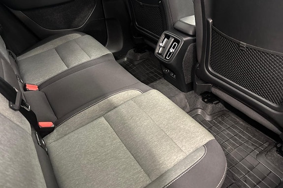 Volvo XC40 11 of 22