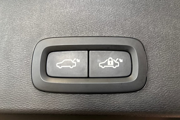 Volvo XC40 18 of 22