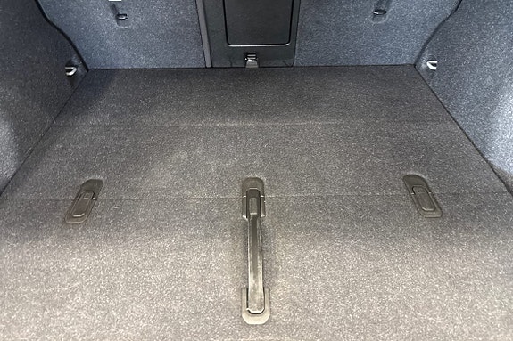 Volvo XC40 13 of 22