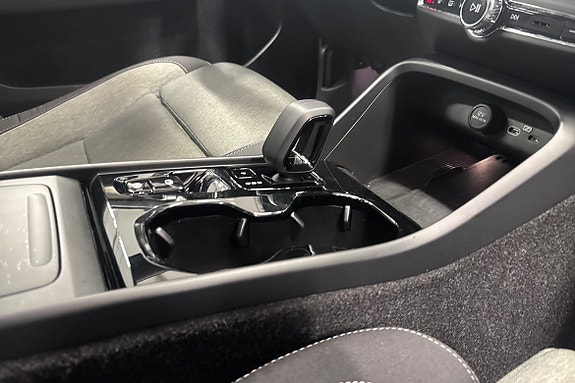 Volvo XC40 15 of 22