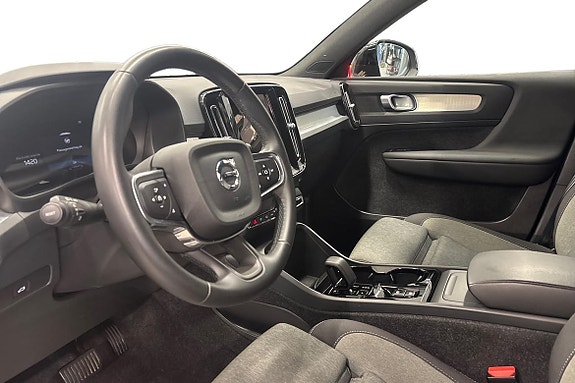 Volvo XC40 8 of 21