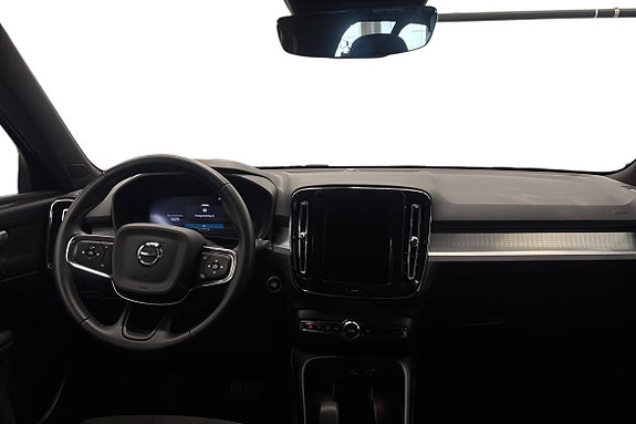 Volvo XC40 9 of 21