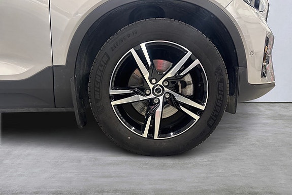 Volvo XC40 14 of 21